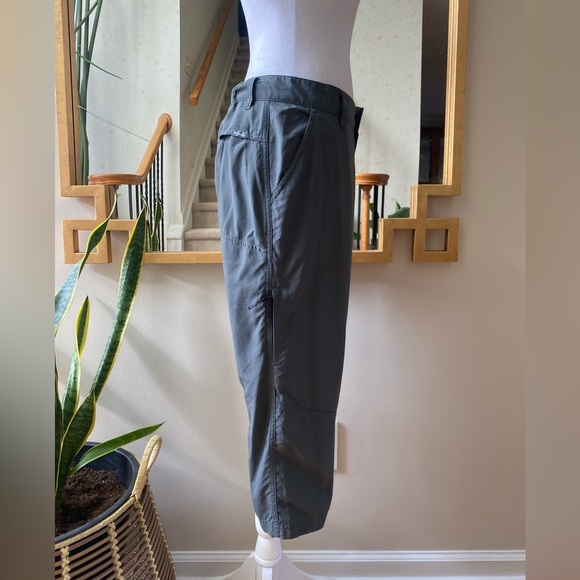 Columbia women’s Omni shade dry fit cargo pants - Picture 2 of 15